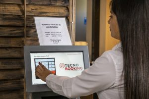 Plataforma TecnoBooking de Tecnofast Village, diseñada para gestionar reservas de espacios modulares de manera eficiente.